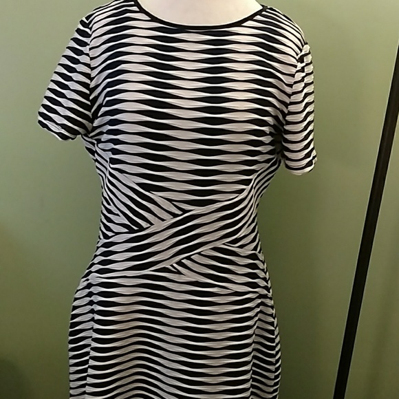 Dress - Picture 1 of 3
